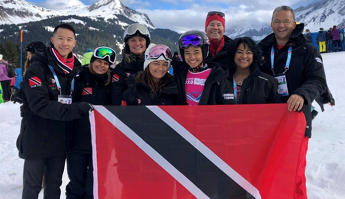 Left to right: Nick Lau, Mirella Anrhold, Lori Ford, Ria Vieira, Abigail Vieira, Veronika Muehlhofer, Alison Vieira, Richard Vieira 