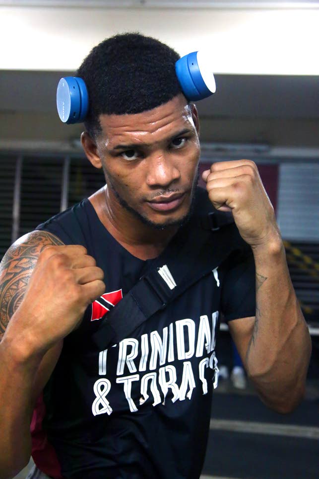 Boxer Michael Alexander - Sureash Cholai