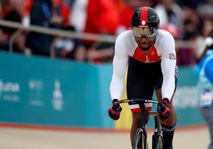 CAME UP SHORT: TTO sprint cyclist Nicholas Paul gears down after completing the final leg of the men’s team sprint, yesterday, at the Velódromo at the Parque de Peñalolén as the Santiago 2023 Pan American Games continued. Paul, Kwesi Browne and Zion Pulido were timed in 44.887 seconds in finishing sixth, and thus failing to advance to the medal round. —Photo courtesy Photosport/Panam Sports (Image obtained at trinidadexpress.com)